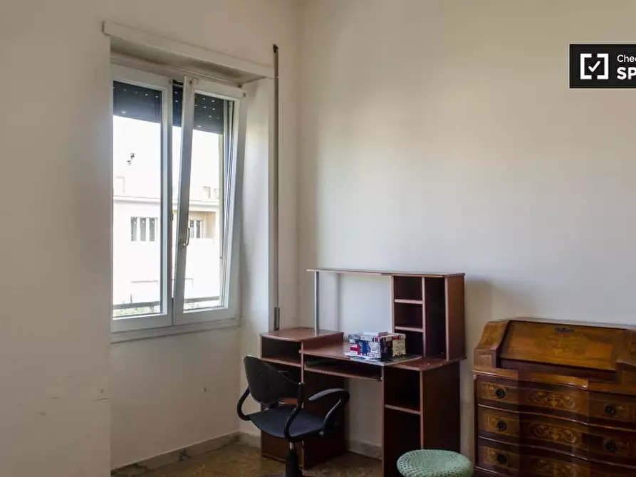 Immagine 4 di Camera condivisa in affitto  in Via Ozanam a Roma