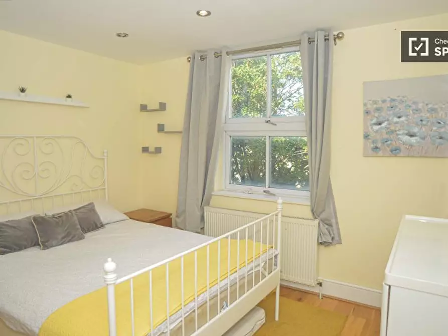 Immagine 9 di Appartamento in affitto  in C St Julian's Rd a Camden Town