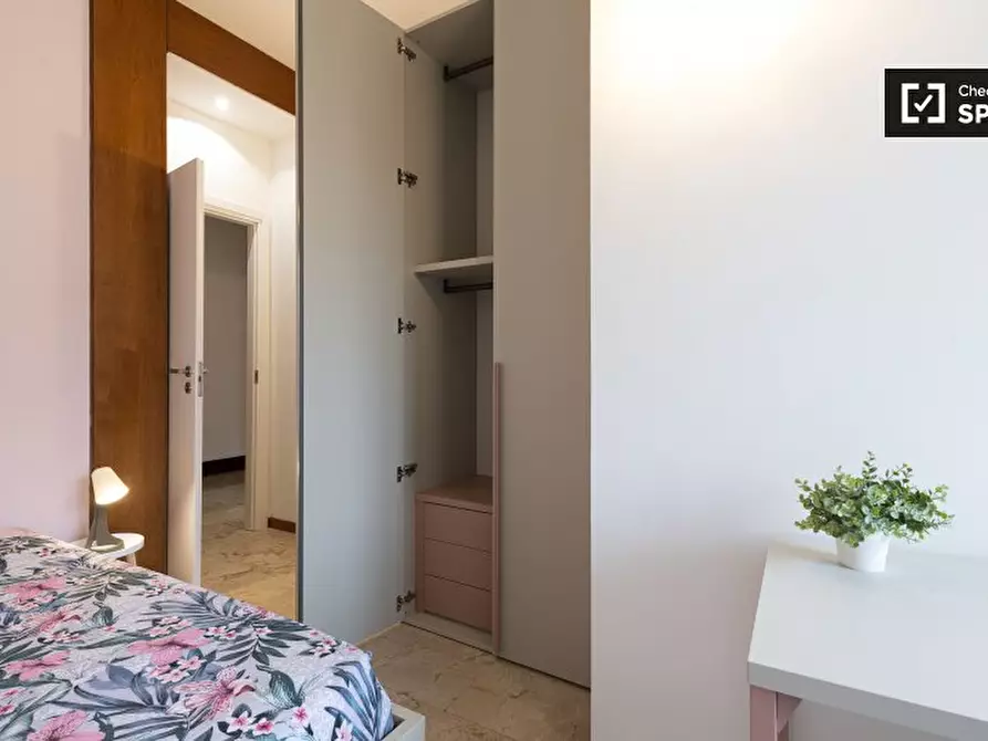 Immagine 2 di Camera condivisa in affitto  in Viale Beatrice d'Este a Milano