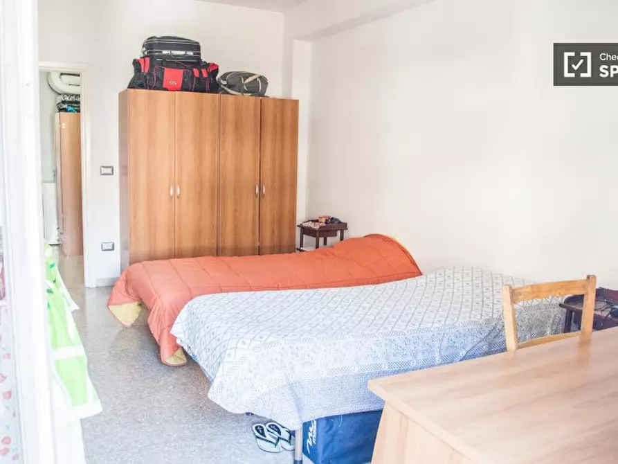 Immagine 7 di Camera condivisa in affitto  in Via Tuscolana a Roma