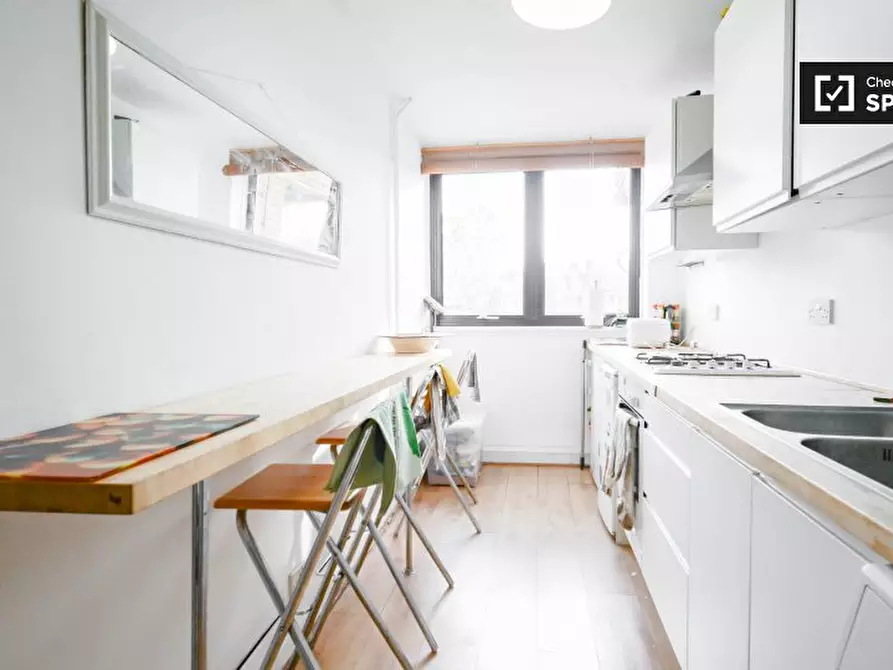 Immagine 11 di Camera condivisa in affitto  in Tavistock Cres a Kensington