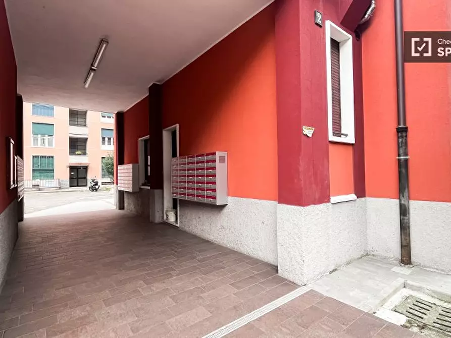 Immagine 19 di Camera condivisa in affitto  in Via Orbetello a Milano