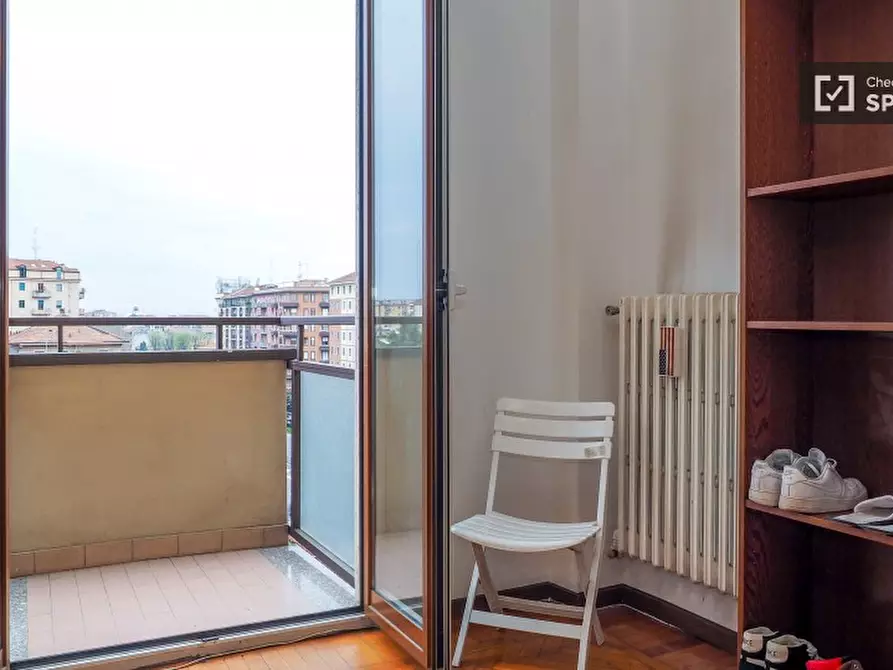 Immagine 3 di Camera condivisa in affitto  in Viale Lucania a Milano