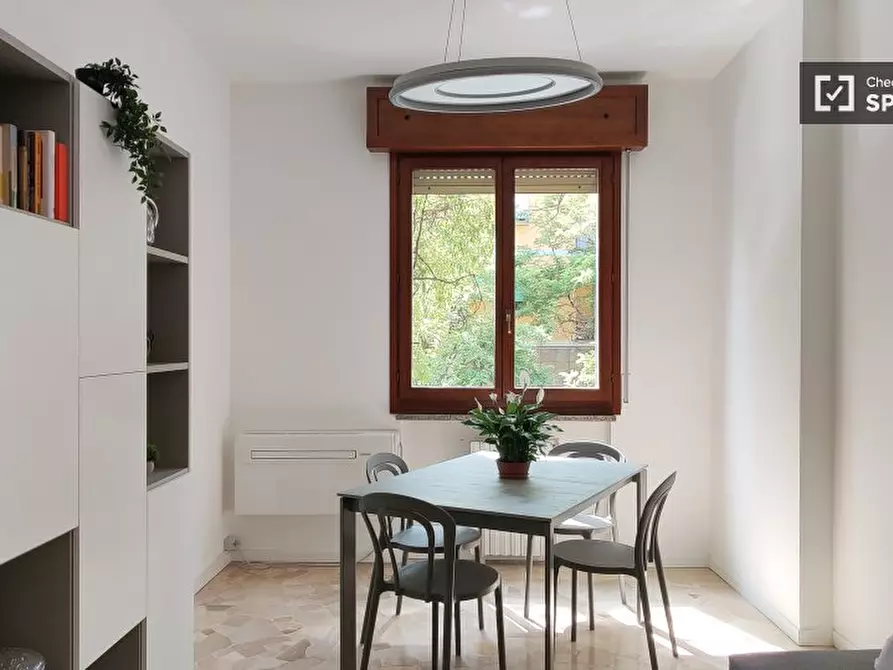 Immagine 5 di Appartamento in affitto  in Via Tavazzano a Milano