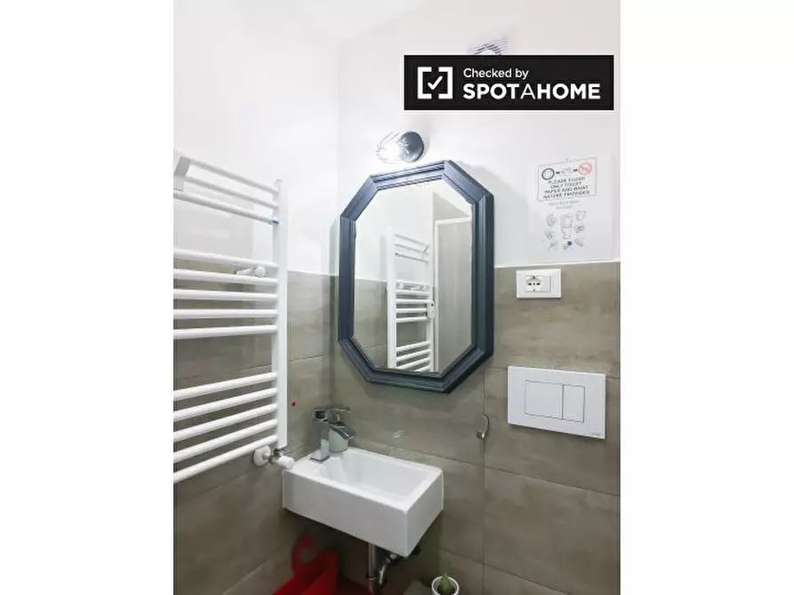 Immagine 6 di Camera condivisa in affitto  in Via Ettore Giovenale a Roma