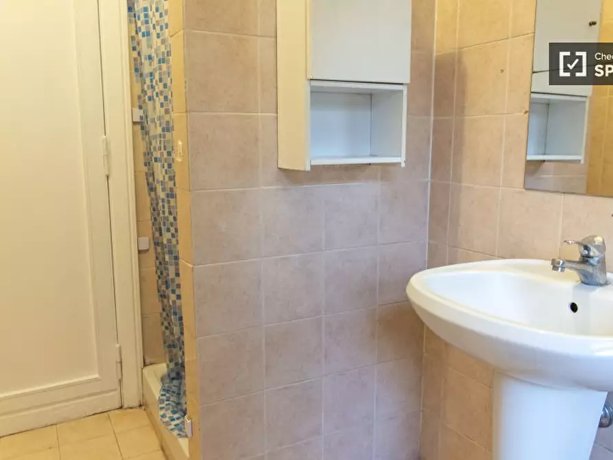 Immagine 7 di Camera condivisa in affitto  in Via Giuseppe Lorenzoni a Roma