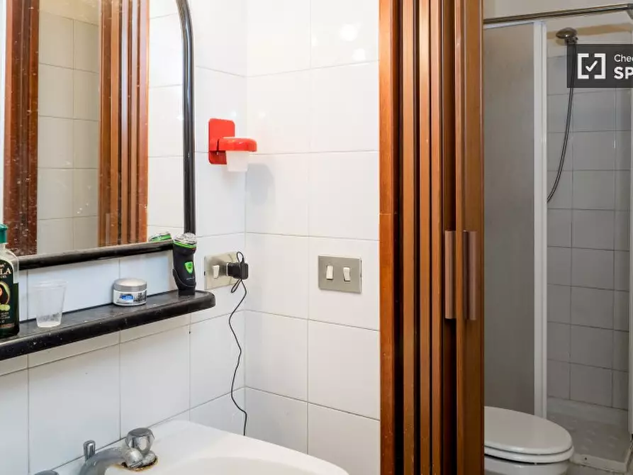 Immagine 15 di Camera condivisa in affitto  in Via Arquà a Milano