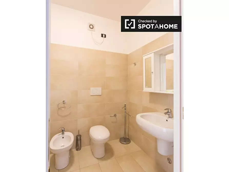 Immagine 13 di Camera condivisa in affitto  in Via Carlo Bertolazzi a Milano