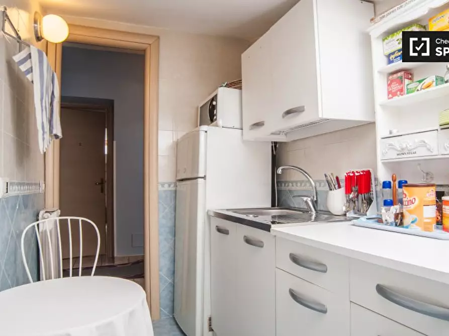 Immagine 8 di Camera condivisa in affitto  in Via Gaeta, 00185 Roma RM, Italy a Roma