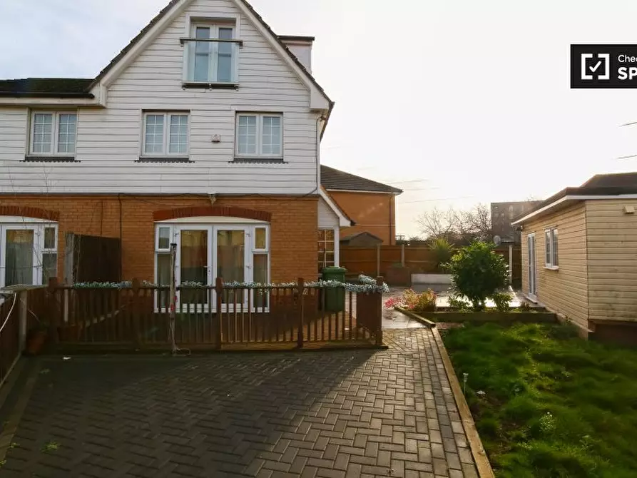 Immagine 13 di Camera condivisa in affitto  in Atlantis Cl a Barking