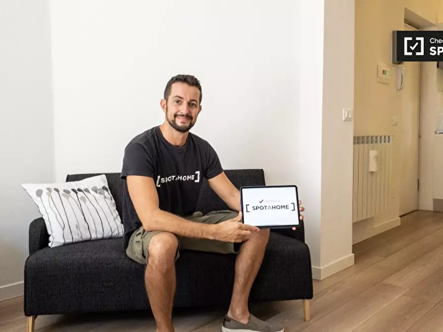 Immagine 11 di Ufficio in affitto  in Via Pietro Crespi a Milano