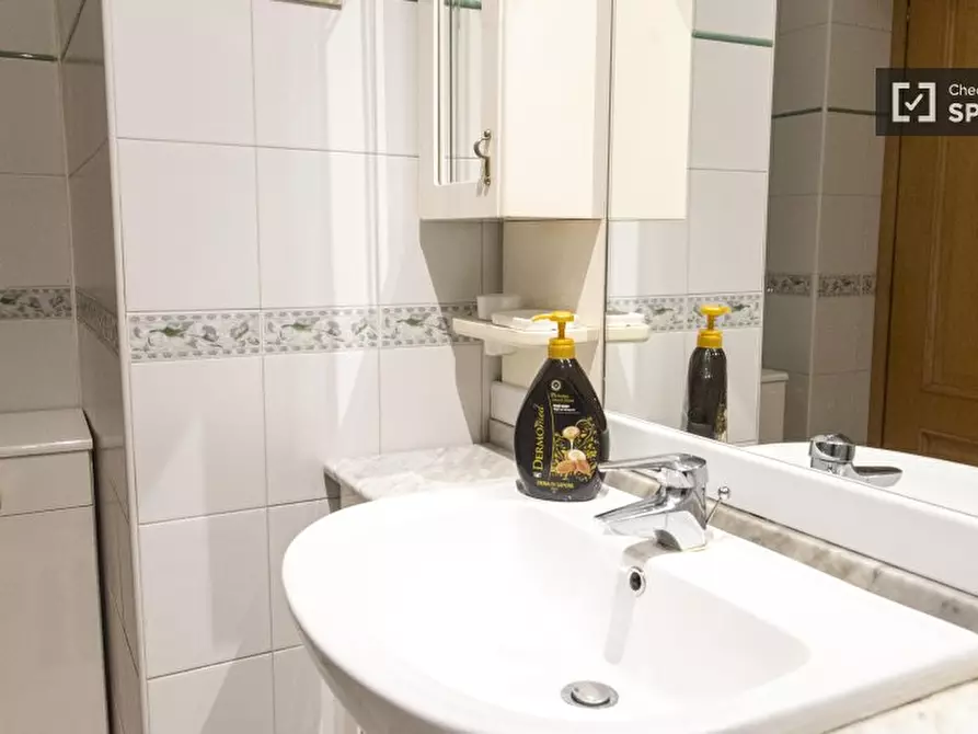 Immagine 4 di Ufficio in affitto  in Via del Passero Solitario a Roma