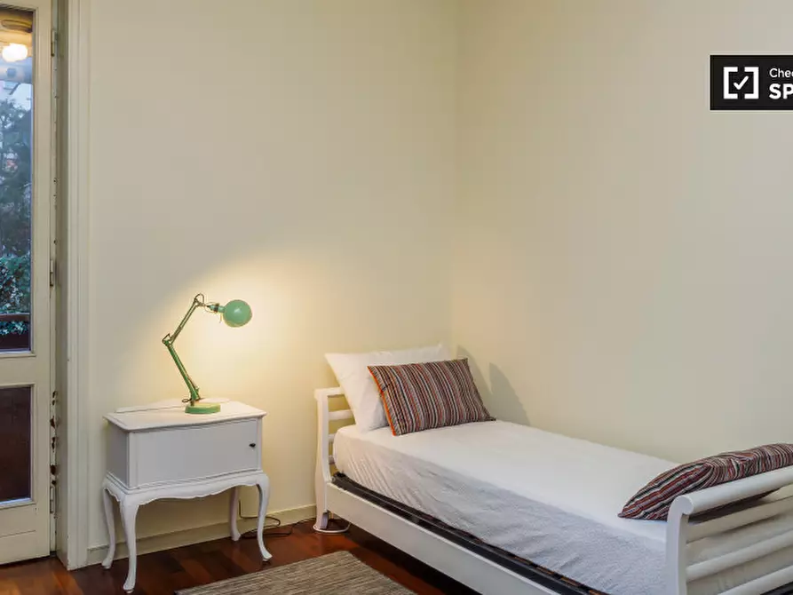 Immagine 2 di Camera condivisa in affitto  in Via Moisè Loria a Milano