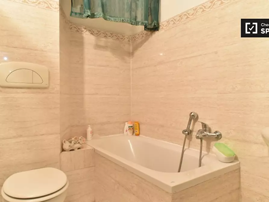 Immagine 9 di Appartamento in affitto  in Via della Stazione Ostiense a Roma