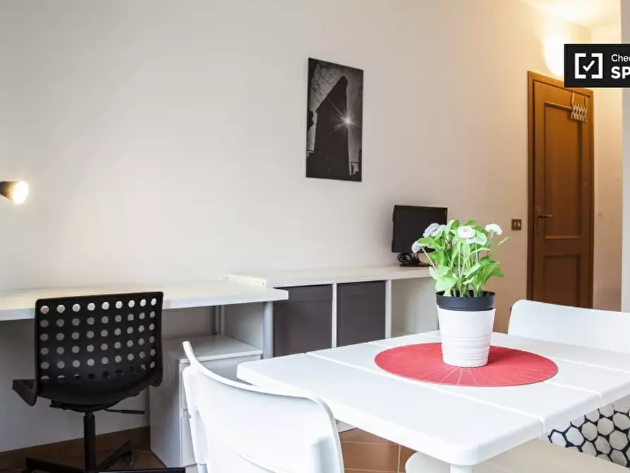 Immagine 2 di Camera condivisa in affitto  in Via della Tenuta del Casalotto a Roma