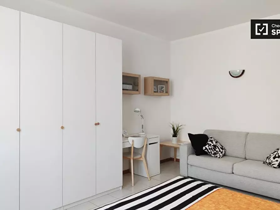 Immagine 4 di Camera condivisa in affitto  in Viale Monza a Milano