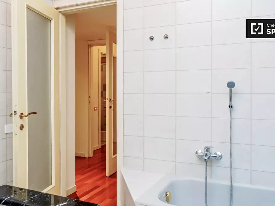 Immagine 15 di Camera condivisa in affitto  in Via Moisè Loria a Milano