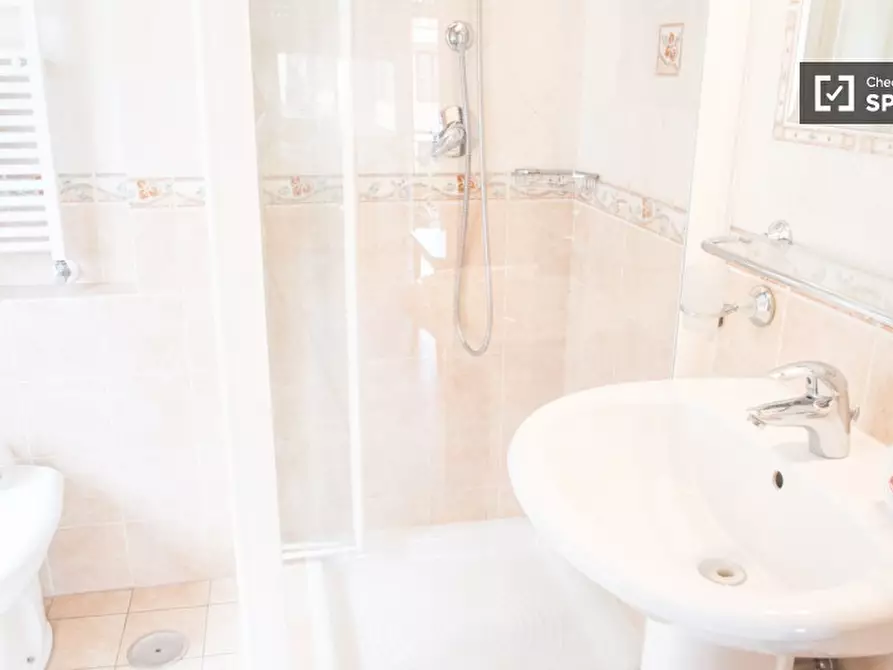 Immagine 4 di Camera condivisa in affitto  in Via Francesco Vettori a Roma