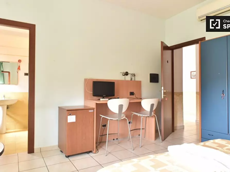 Immagine 2 di Camera condivisa in affitto  in Via Fraconalto a Roma