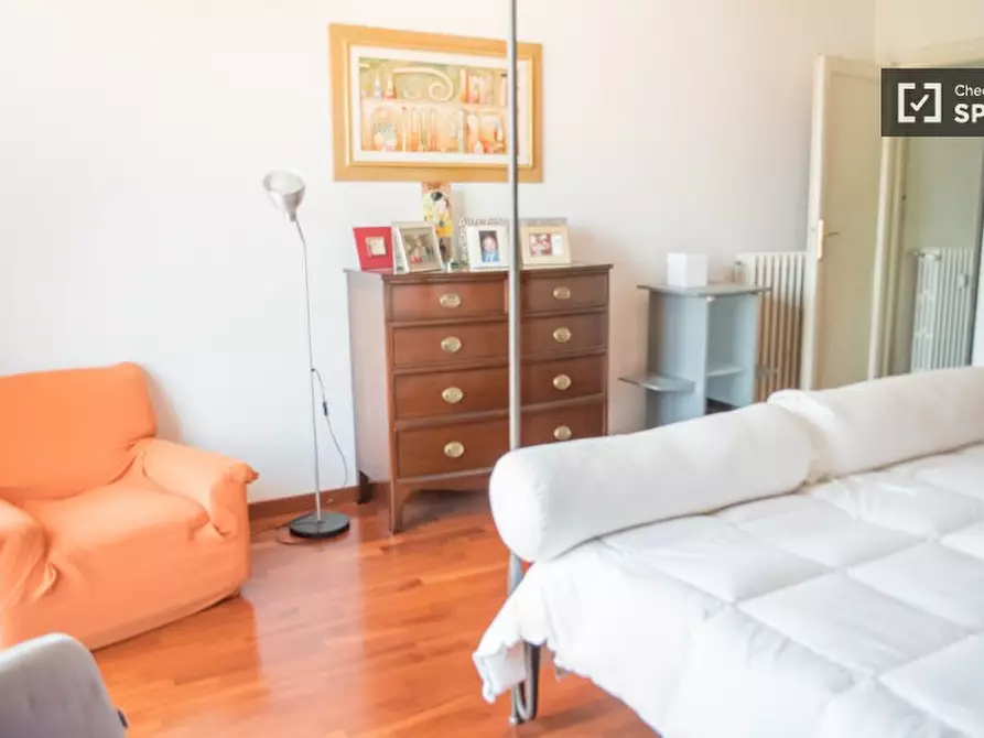 Immagine 2 di Camera condivisa in affitto  in Via Prenestina a Roma