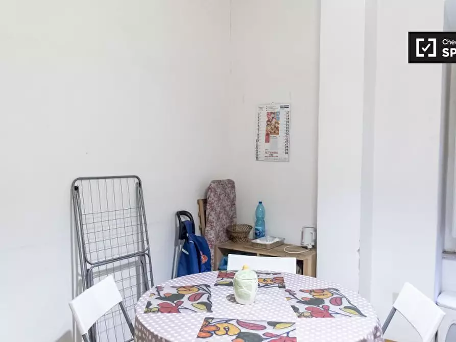 Immagine 10 di Camera condivisa in affitto  in Via Giovanni Giolitti a Roma