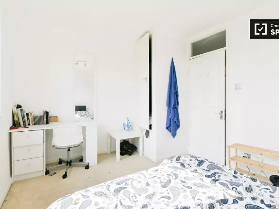 Immagine 3 di Camera condivisa in affitto  in St.Anns Rd, White City, London W11 4ST, UK a Kensington