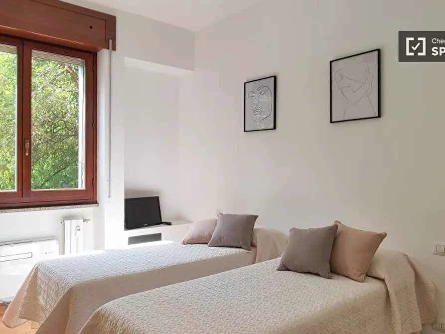 Immagine 2 di Appartamento in affitto  in Via Tavazzano a Milano