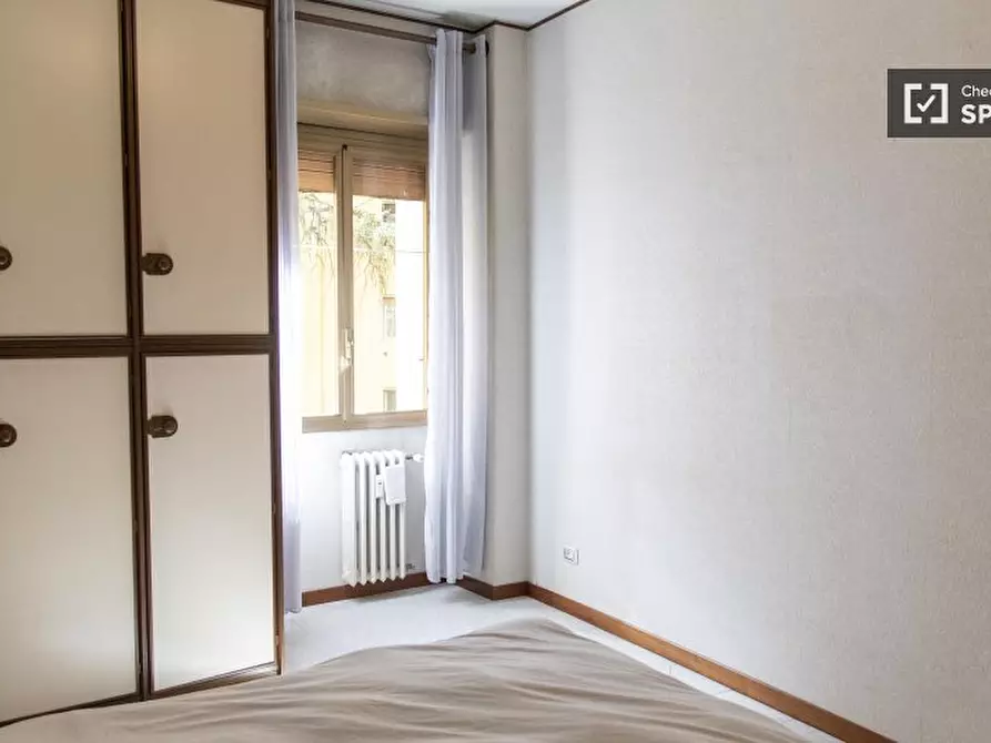 Immagine 4 di Camera condivisa in affitto  in Via Paola Falconieri a Roma