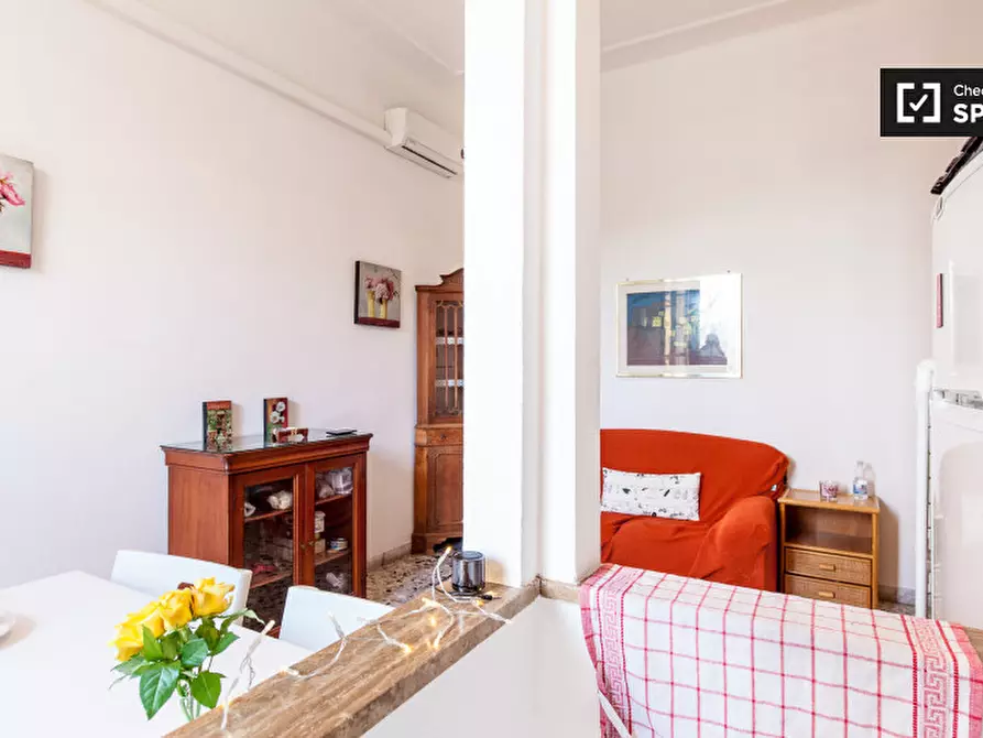 Immagine 8 di Camera condivisa in affitto  in Via Ostiense a Roma