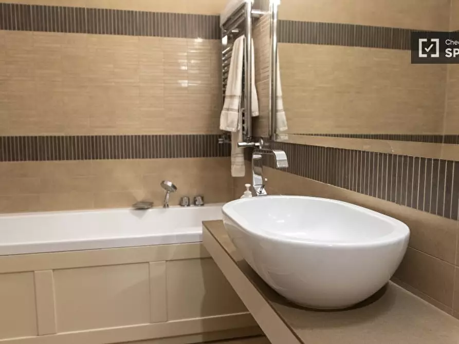 Immagine 6 di Appartamento in affitto  in Via Erode Attico a Roma