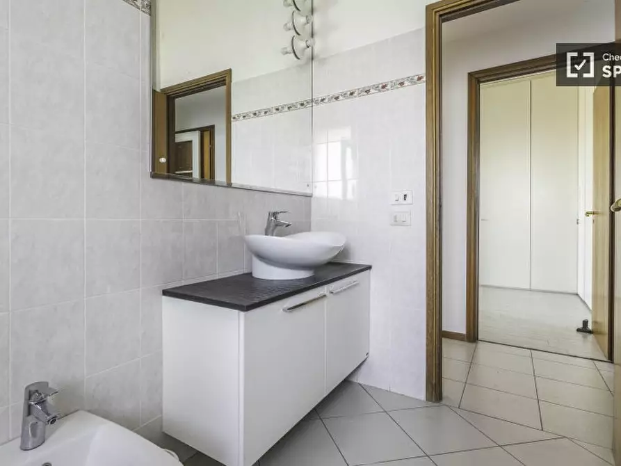 Immagine 16 di Camera condivisa in affitto  in Via S. Donato a Bologna