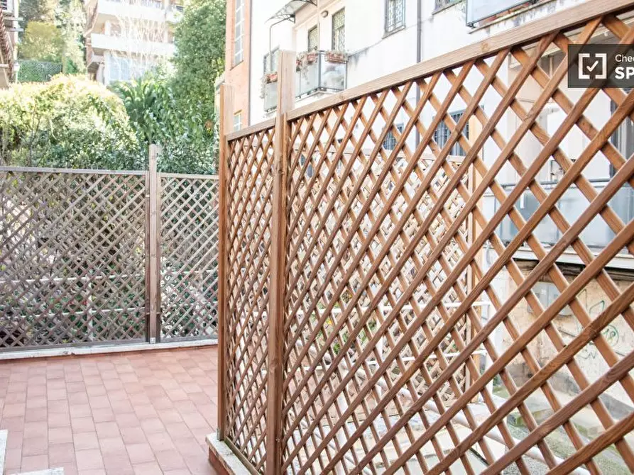 Immagine 17 di Appartamento in affitto  in Via degli Orti della Farnesina a Roma