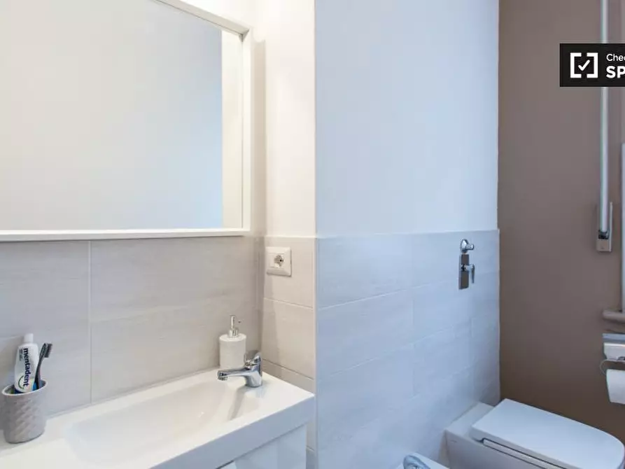 Immagine 14 di Camera condivisa in affitto  in Via Ronchi a Milano