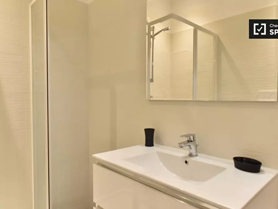 Immagine 19 di Camera condivisa in affitto  in Viale di Vigna Pia a Roma