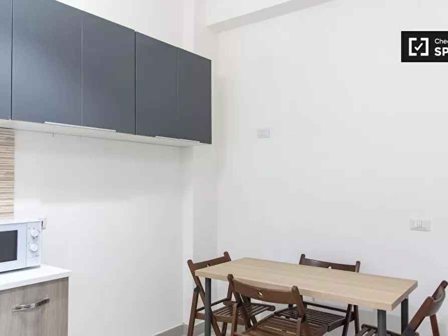 Immagine 18 di Camera condivisa in affitto  in Viale di Vigna Pia a Roma