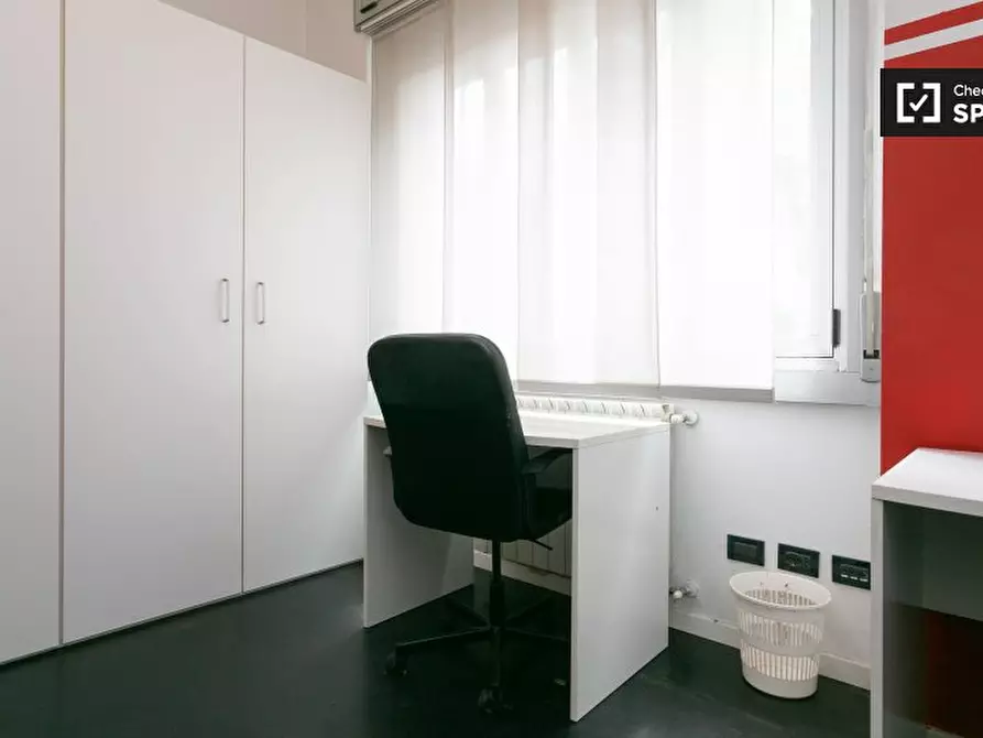 Immagine 3 di Camera condivisa in affitto  in Viale Liguria a Milano