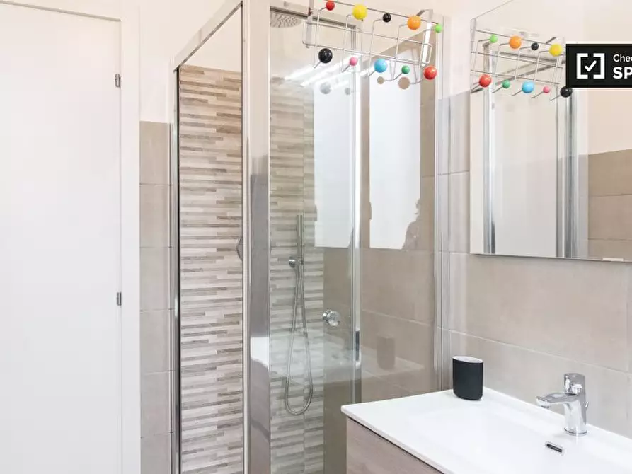 Immagine 11 di Camera condivisa in affitto  in Via Fara Sabina a Roma