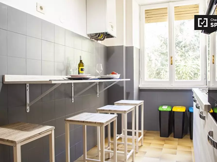 Immagine 6 di Camera condivisa in affitto  in Via degli Opimiani, 00174 Roma RM, Italy a Roma