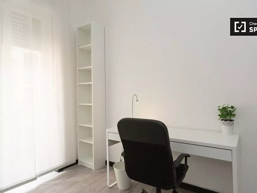 Immagine 5 di Camera condivisa in affitto  in Via Vincenzo Monti a Milano