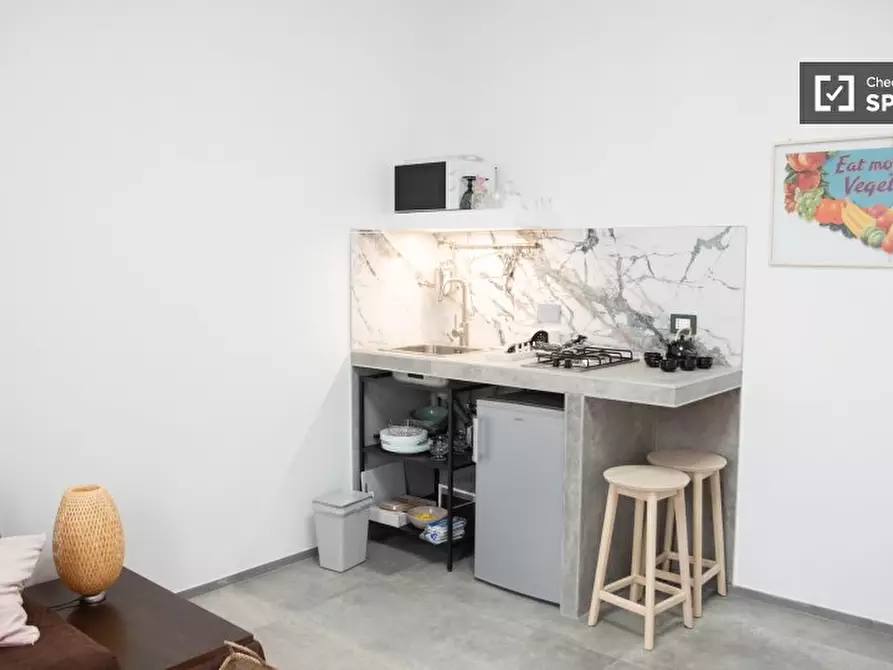 Immagine 1 di Appartamento in affitto  in Via del Forte Braschi a Roma