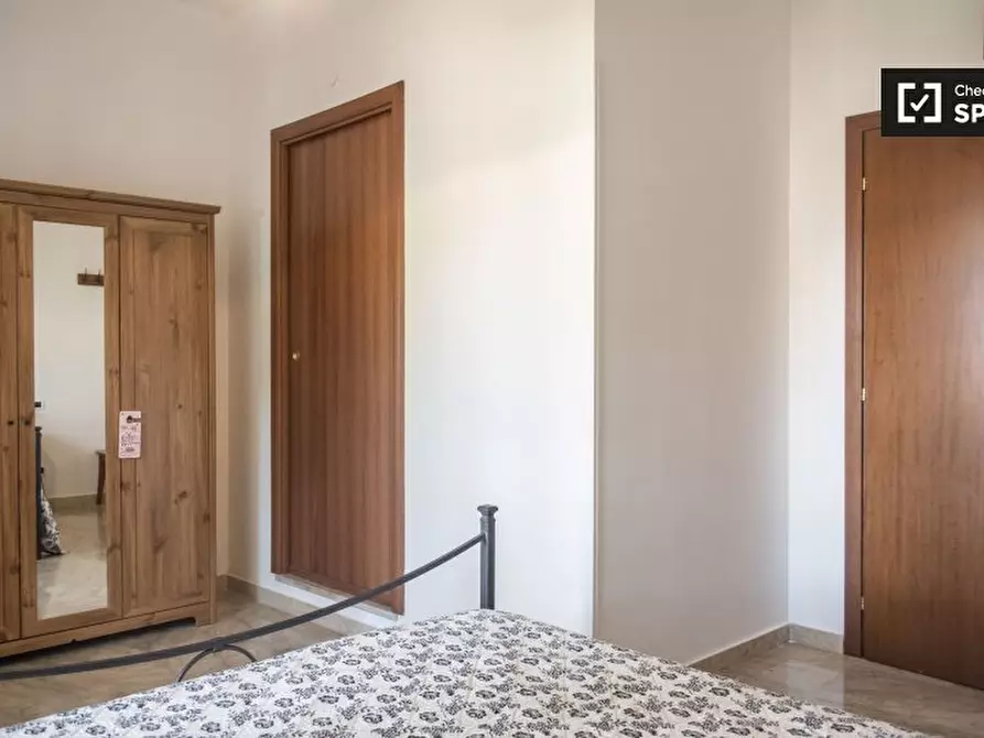 Immagine 4 di Camera condivisa in affitto  in Via Francesco Vettori a Roma