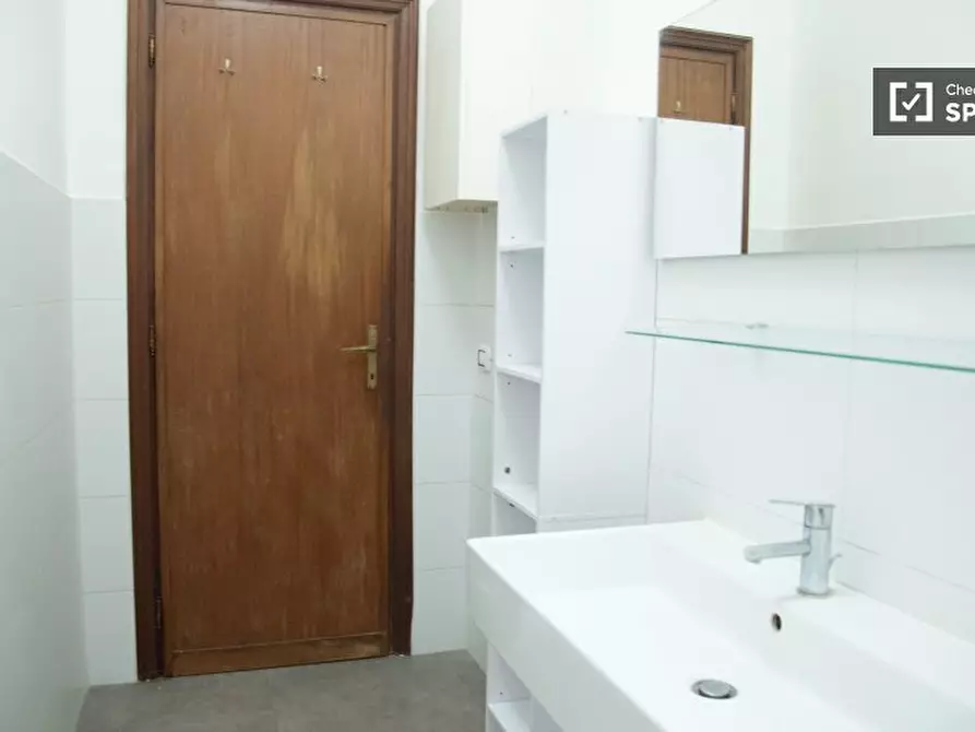 Immagine 8 di Camera condivisa in affitto  in Via Colle Di Mezzo a Roma