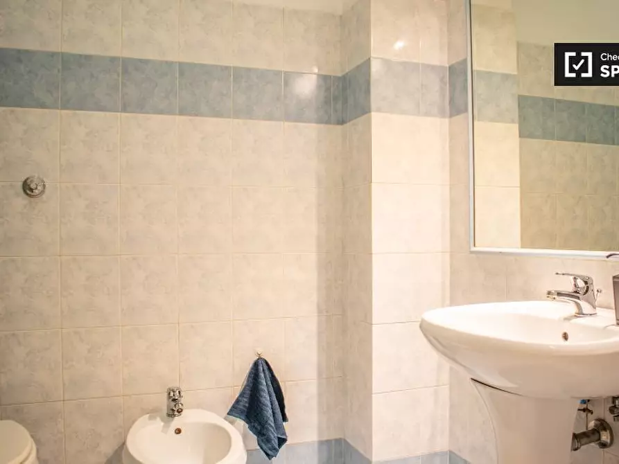 Immagine 9 di Camera condivisa in affitto  in Via Alfredo Catalani a Roma