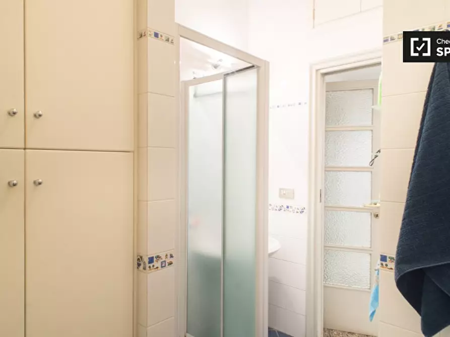 Immagine 14 di Camera condivisa in affitto  in Via Montebuono a Roma