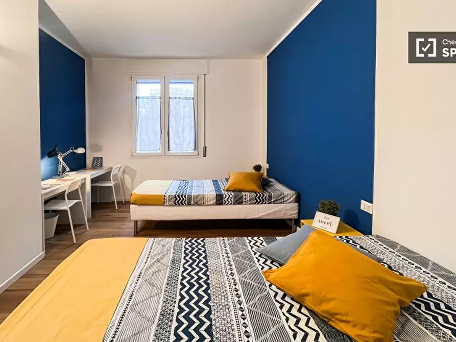 Immagine 2 di Camera condivisa in affitto  in Via delle Forze Armate a Milano