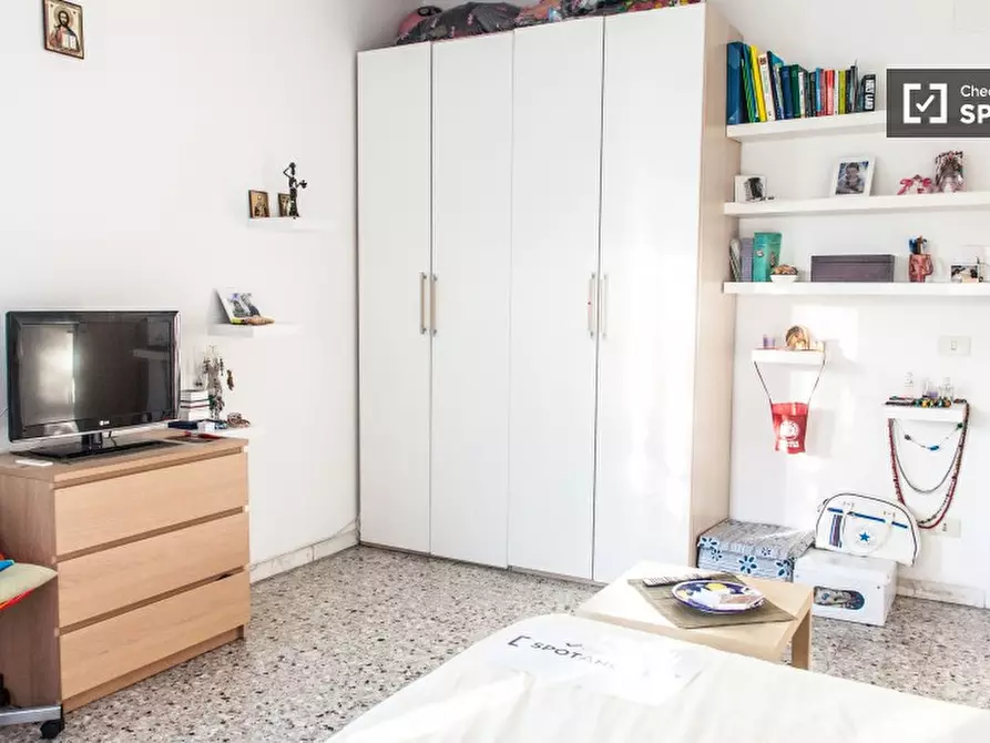 Immagine 3 di Camera condivisa in affitto  in Viale di Trastevere a Roma