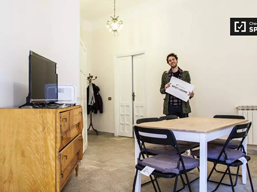 Immagine 7 di Camera condivisa in affitto  in Largo Magnagrecia a Roma