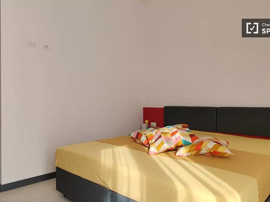 Immagine 3 di Camera condivisa in affitto  in Corso Italia a Milano