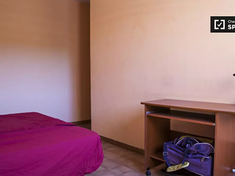 Immagine 4 di Camera condivisa in affitto  in Via dei Caldora a Roma