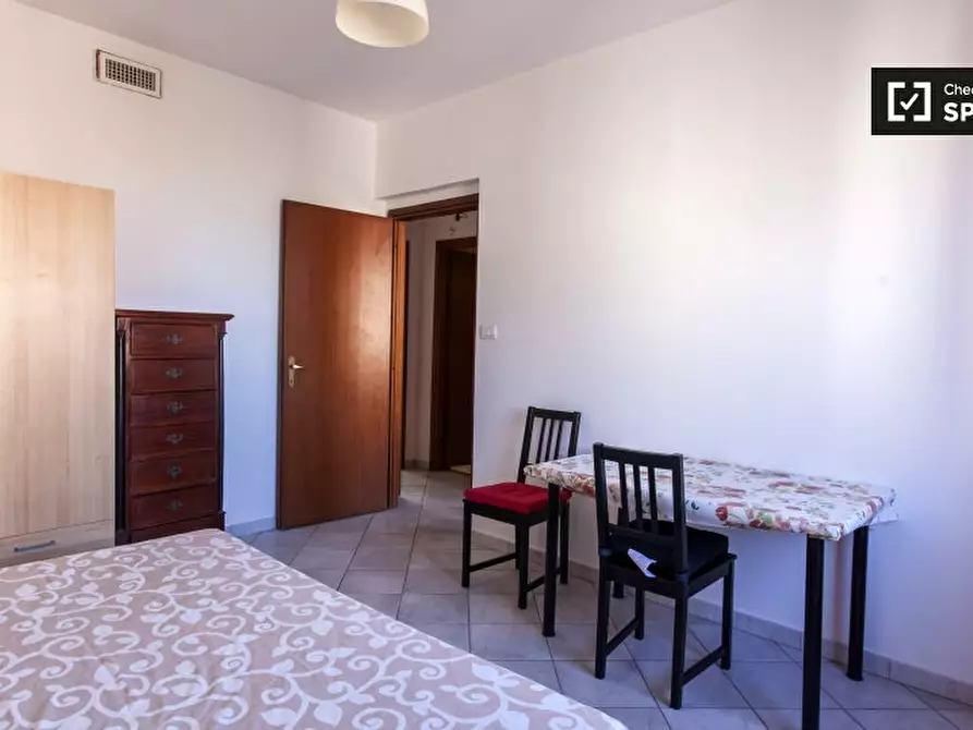 Immagine 4 di Camera condivisa in affitto  in Via Valentino Banal, 00177 Roma RM, Italy a Roma